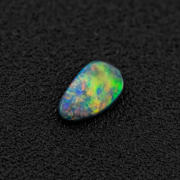 Colorful Lightning Ridge Black Opal