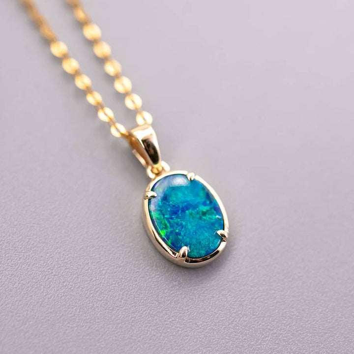 Minimal Style Oval Doublet Opal Necklace