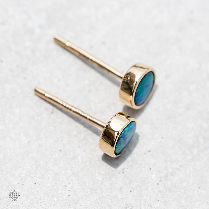 Minimalist Round Australian Doublet Opal Stud Earrings-4